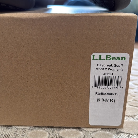 L.L. Bean slippers BOXED - Picture 2 of 8